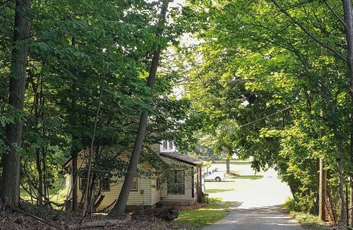 Eastlake Apartment | Eastlake Home w/Patio < 1 Mi to Lake Erie!