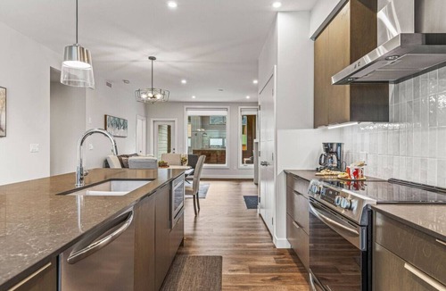 Three Sisters Mountain Village Apartment | Eco-Friendly 3BR | Spectacular Views |Private Deck