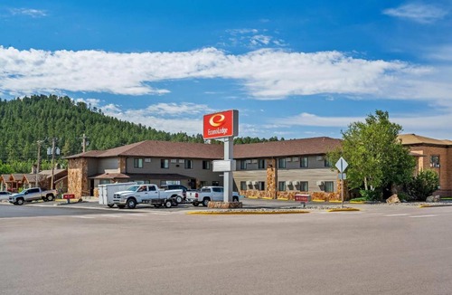 Custer Hotel | Econo Lodge, Downtown Custer Near Custer State Park and Mt Rushmore