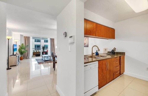 Brickell Condo | Elegant 1 bdr on Brickell Bay Pool & free Parking