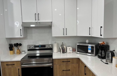 Leduc County House | Elegant 3BD Home in Beaumont, Double Garage 2.5WC.WiFi, Near Airport, Workspace.