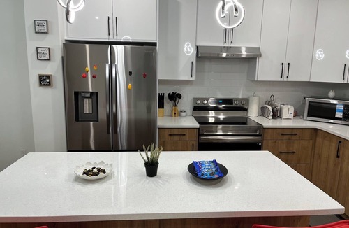 Leduc County House | Elegant 3BD Home in Beaumont, Double Garage 2.5WC.WiFi, Near Airport, Workspace.