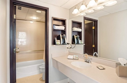 Glenwood Springs Hotel | Elegant Downtown Suites Steps From Anderson Attractions