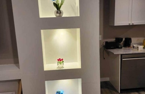 Regina House | Elegant Family Suite by Stadium, Airport, Shopping