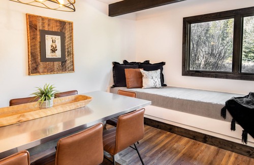 Moose Wilson Road Condo | Elegant Mountain Modern 3 Bdrm Condo, 5 miles from Jackson Hole Mountain Resort!