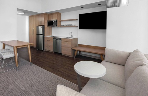 Downtown Calgary Hotel | Element by Marriott Calgary Downtown