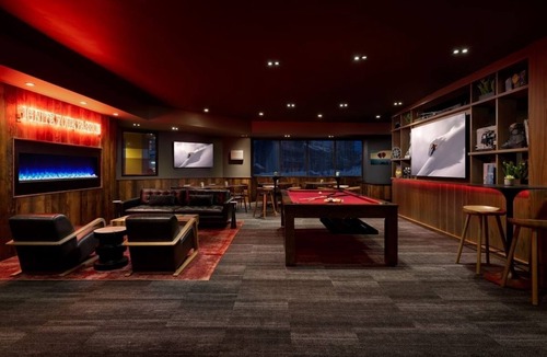 Mount Crested Butte Hotel | Elevation’s Finest: Valley View King | Serene Pool Access | Couple Stay