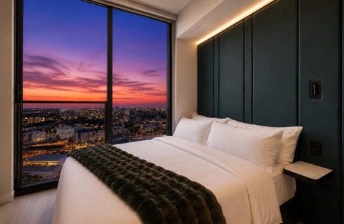 Downtown Miami House | Elite E11EVEN Studio 40th Floor with Rooftop Pool & Resort Gym