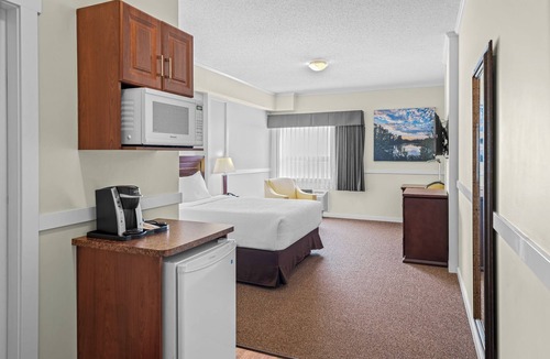 Lamont Hotel | Elk Island Studios – Lamont