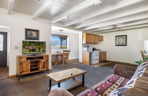 Jackson Hole Hotel | Elk Refuge Inn