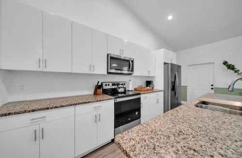 Port LaBelle House | Emerald Entry Retreat