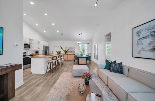 Port LaBelle House | Emerald Entry Retreat