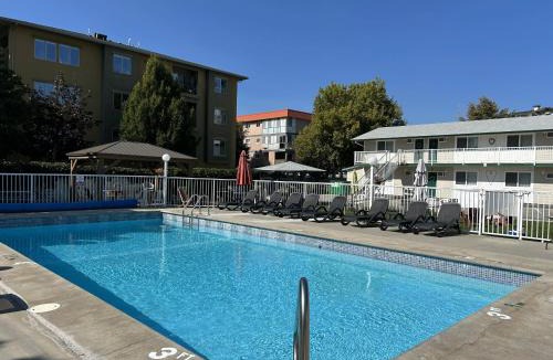 Okanagan-Similkameen Hotel | Empire Motel