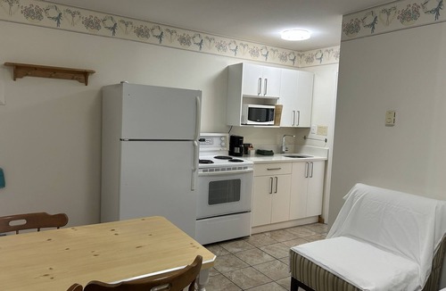 Okanagan-Similkameen Hotel | Empire Motel