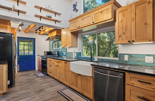 Canada de los Alamos House | Enchanted Forest Retreat 3 Bed · 2 Bath · 20 Minutes from Downtown Santa Fe