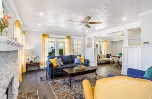 West Palm Beach Apartment | Enjoy a historic Florida cottage near Intracoasta