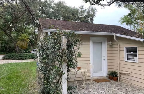 Southwest Coconut Grove Apartment | Enjoyable 1-bedroom studio with AC in vibrant Miami