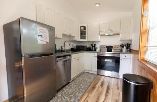 St. Albans Historic District House | Entire 1 Bdrm house 5 mins from NWMC and DwnTwn