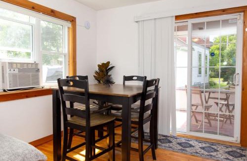 St. Albans Historic District House | Entire 1 Bdrm house 5 mins from NWMC and DwnTwn