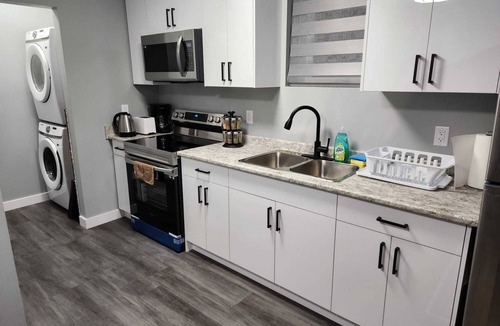 Saskatoon House | Entire 2 Bedrooms Basement Suite. Close to Airport and Parks
