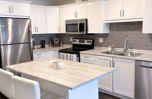 Stonebridge Apartment | Entire Condo With Free Heated Underground Parking
