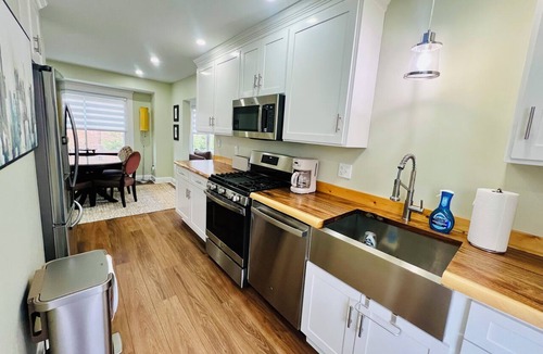 Broadview Heights House | Entire home in the “Highest of the Heights!”