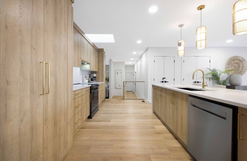 Southwest Edmonton House | *Entire Home*Luxury Wellness Spa*Modern Touch*