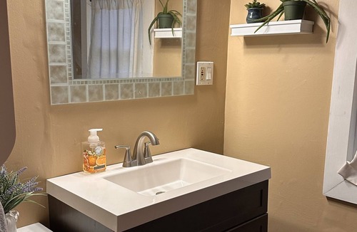 Freeport House | Entire House Downtown Freeport, Walking Distance to Everything!