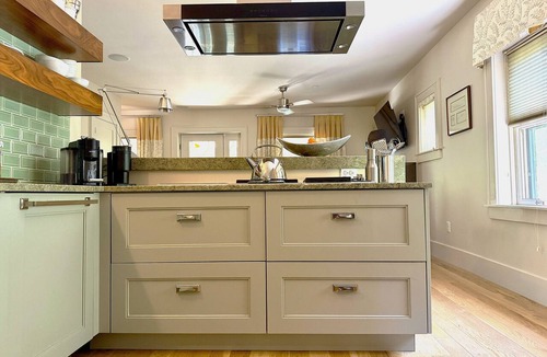 South Park Hill House | Entire Park Hill Home - Hot Tub - Fire Pit - Dual Masters