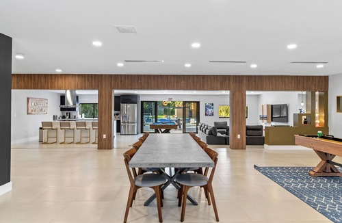 Golden Glades Villa | Epic Treehouse Villa - Pool Pickleball
