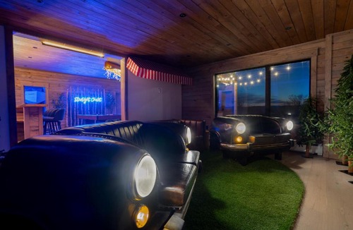 Bethel Ski Chalet | Epic Views, 9Mi SR, GameRmTheater, HTub, Sauna