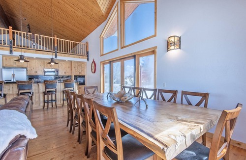 Driggs Ski Chalet | Equipped family-sized ski chalet in Driggs, ID a short drive to Grand Targhee.
