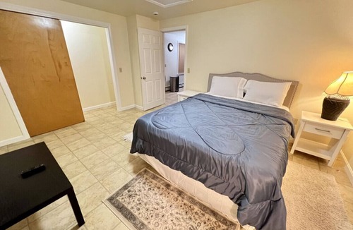 Bennington Apartment | Escape to Serenity: Cozy 3 bedroom apartment