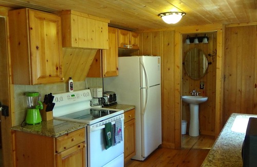 Estes Park Cottage | Estes Park Pinecone Cottage: with 1.8 Acres and Spectacular Mountain Views