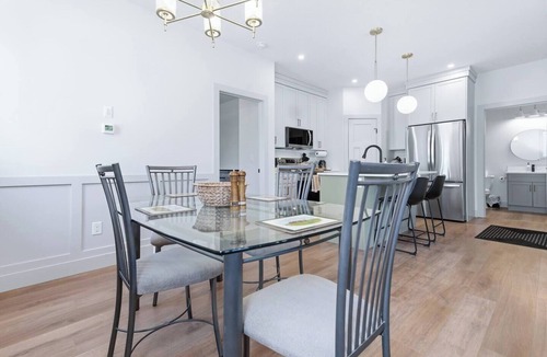 Lacombe House | "Evergrove"2 Bdrm modern escape in Lacombe!