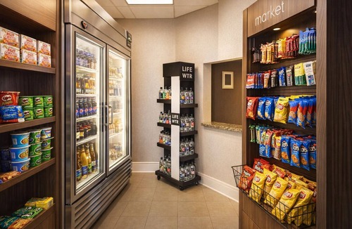 Avon Apartment | Everything You Need For The Perfect Vacation! Free Breakfast and Parking!