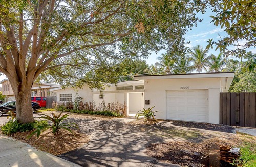 North Miami Beach House | Exceptional Remodeled Luxury House