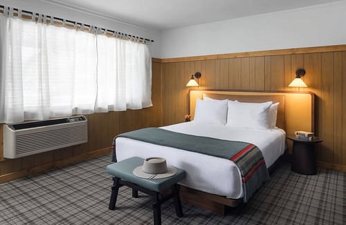 Jackson Hotel | Exciting Countryside Escapade! Near National Elk Refuge w/Parking & Pool!