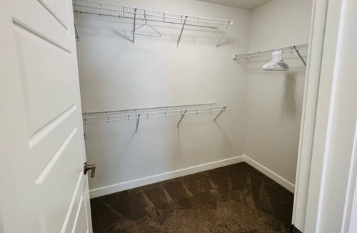 Airdrie House | Executive 3 Bedroom Duplex in Airdrie close to YYC Airport!