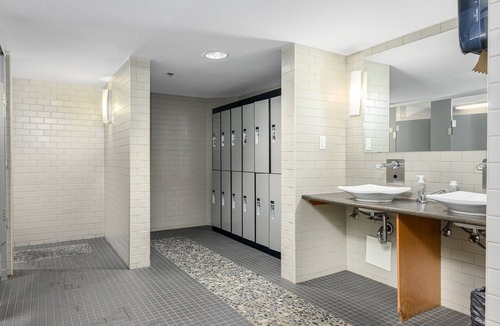 Vernon Condo | Executive Lakefront Townhouse, 4 bed, 4 bath, pool, hot tub, 2 boat slips