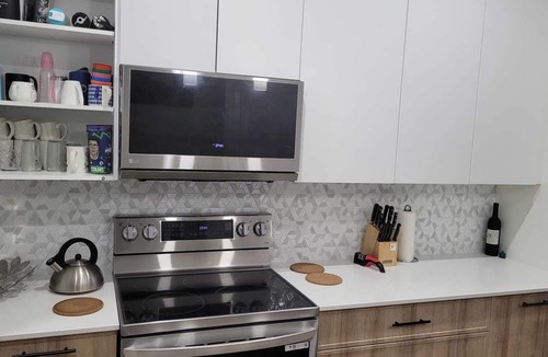 Southwest Edmonton House | Executive Modern Family Haven in spectacular and vibrant Glenridding Southwest