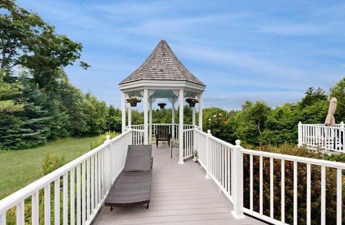 East Boothbay House | Expansive Modern Home w/Ocean View, Gorgeous Garden & Dog-friendly