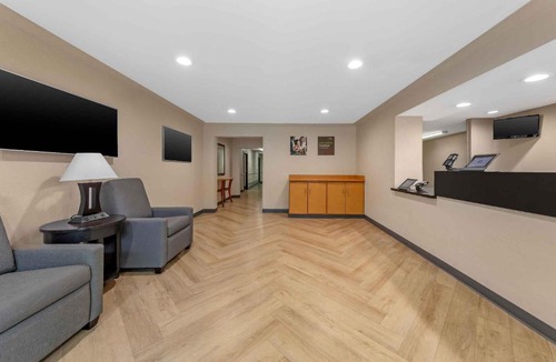 Hunt Club Hotel | Extended Stay America Suites - West Palm Beach - Northpoint Corporate Park