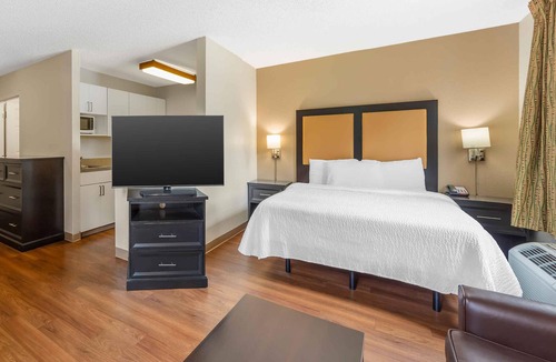 Hunt Club Hotel | Extended Stay America Suites West Palm Beach Northpnt Corpor