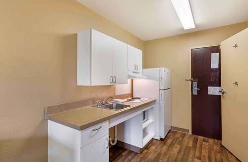 Brooklyn Hotel | Extended Stay America Suites Cleveland Brooklyn