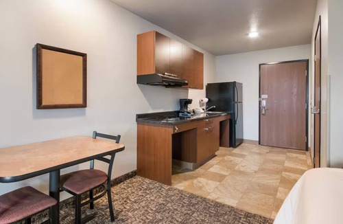 Rock Springs Hotel | Extended-Stay Lodging Near Flaming Gorge Recreation Area