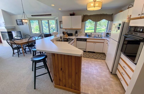 Carroll Condo | F14 Bretton Woods Condo along golf course, short walk from Omni Mount Washington Hotel!