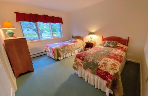 Carroll Villa | F9 Fairway Village home on the Mt Washington golf course - in the heart of Bretton Woods