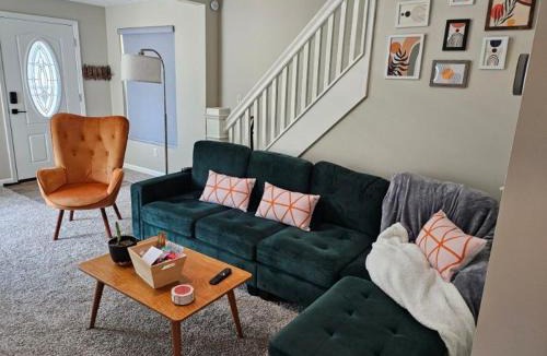 Akron House | Fab 50's Firestone Flat!