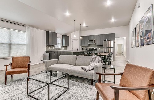 Almont Apartment | Fabulous 3-bedroom house with AC in Oklahoma City
